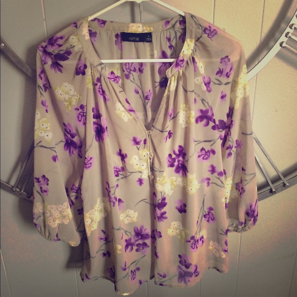 Beautiful floral top 🌸🌼🌺